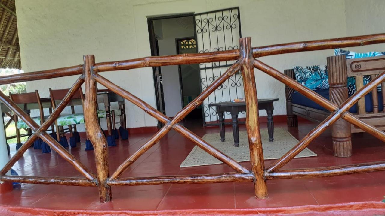 Les Datchi Cottages Diani Beach Ngoại thất bức ảnh
